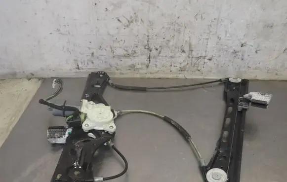 Mercedes-Benz E W211 Front door window regulator with motor A2118203042