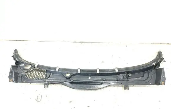 Engine cover (trim)