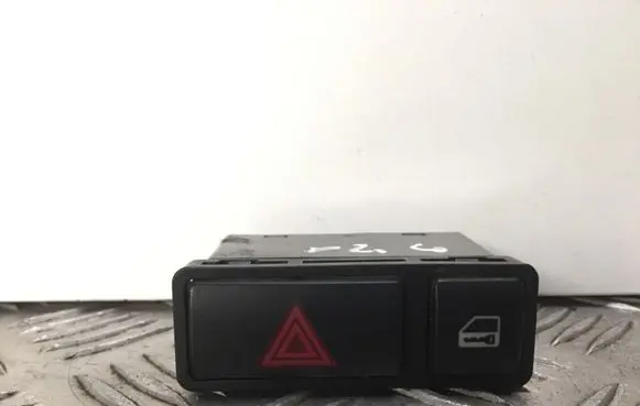 BMW X5 E53 Hazard light switch 8368920