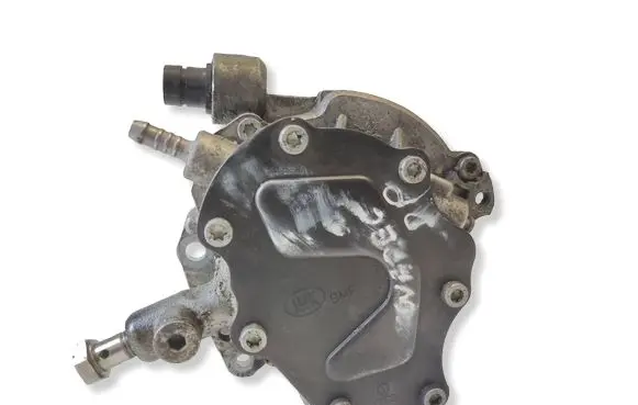 Volkswagen Touareg I Vacuum pump 07Z145209B V380040124K