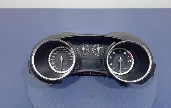 Alfa Romeo Giulietta Speedometer (instrument cluster) 50516476