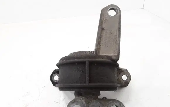 Opel Zafira A Engine mounting bracket 90575772YL 90575779YM 90576049YN