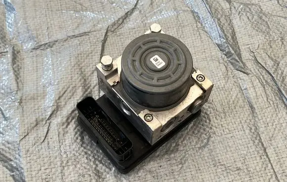 Mercedes-Benz C W205 ABS Pump A2539011400 10062533381 10091515643