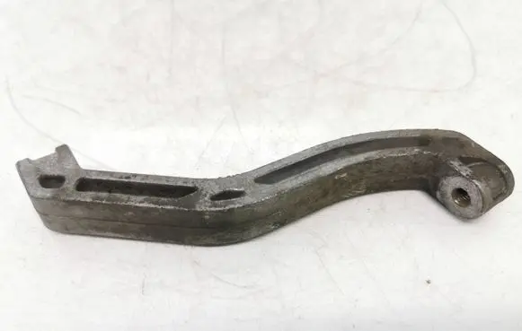 Volkswagen PASSAT B6 Engine mounting bracket 1K0199359E