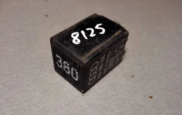 Audi A4 S4 B5 8D Other relay 8L0955535 5WD00589902