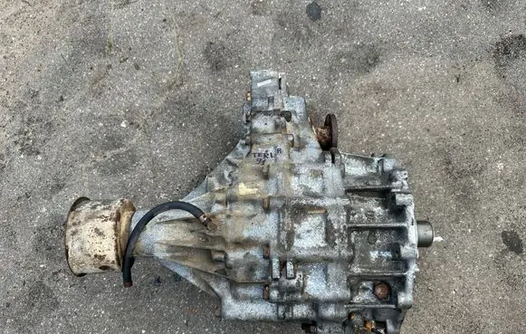 Gearbox transfer box case