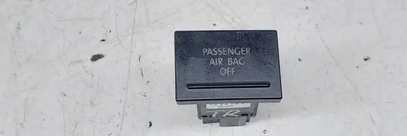 Passenger airbag on/off switch