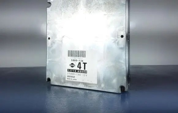 Nissan Primera Engine control unit/module ECU 23710AU600