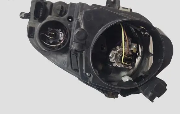 Volkswagen Jetta V Headlight/headlamp I090068 06251510 20A318B
