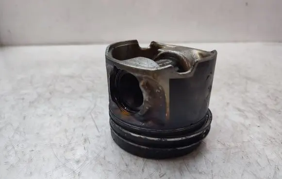 BMW X5 E70 Piston 