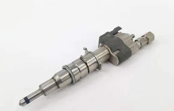 BMW 5 E60 E61 Fuel injector 7589048 10181010