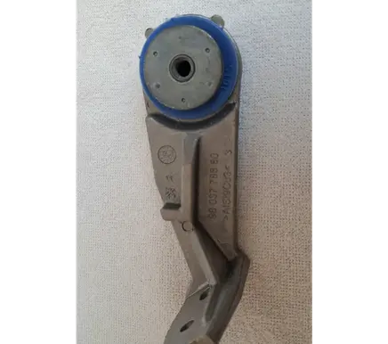 Peugeot 308 Radiator mount bracket 9803778880