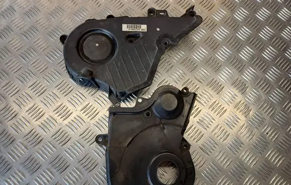 Toyota Avensis T250 Timing belt guard (cover) 9095001357A