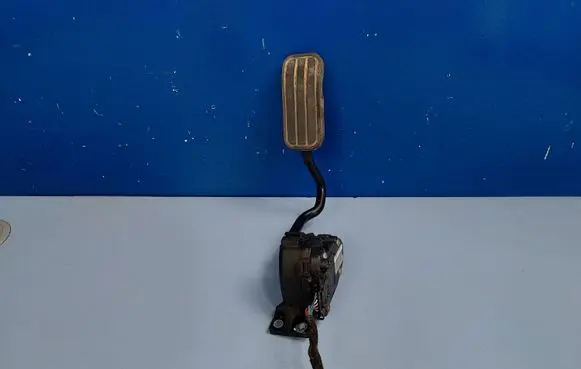 Volkswagen Sharan Accelerator throttle pedal 7M3721603D YM219F836AB