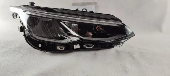Volkswagen Golf VIII Headlights/headlamps set 
