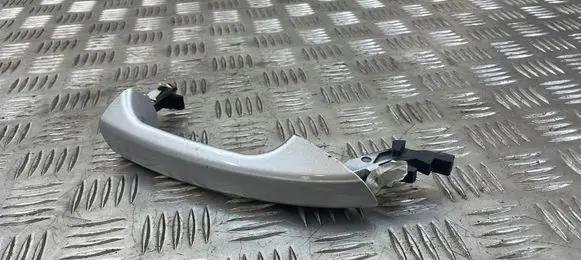 Mercedes-Benz C W204 Front door exterior handle A2046800007