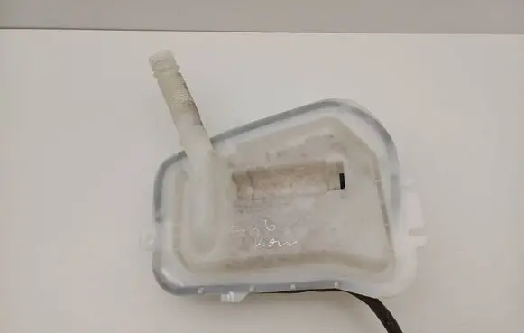 BMW 3 E46 Windshield washer fluid reservoir/tank 8374557
