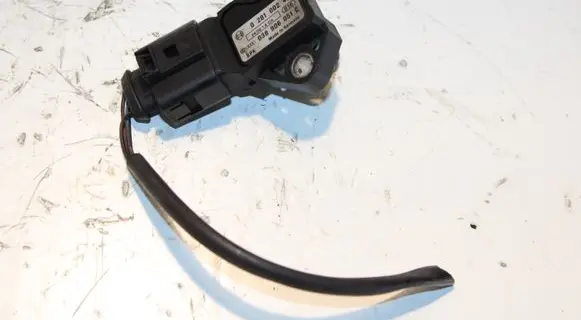 Audi A4 S4 B7 8E 8H Air pressure sensor 038906051C