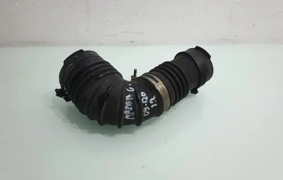 Mazda 6 Air intake hose/pipe R2AA1376X