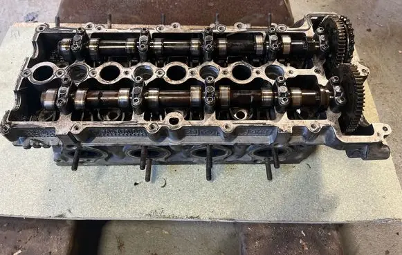 BMW 5 E60 E61 Engine head 7785876