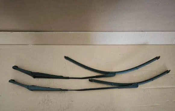 Audi A4 S4 B9 Front wiper blade arm 8W1955407 8W1955408