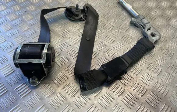 Front seatbelt