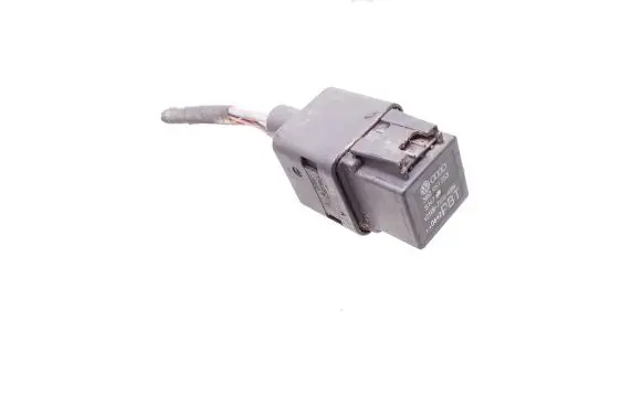 Volkswagen PASSAT B6 Other relay 3B0951253