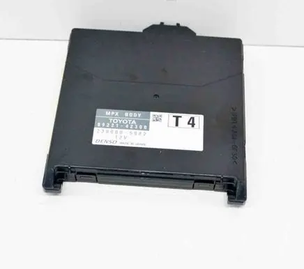 Toyota RAV 4 (XA40) Central body control module 2380005882 8922142300