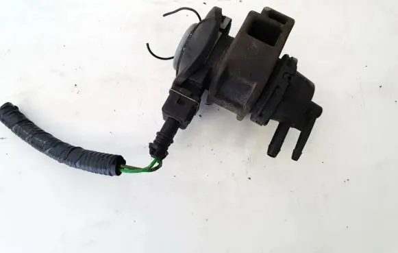 Nissan Qashqai Turbo solenoid valve ev521