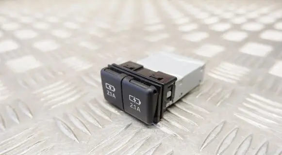 Toyota Highlander XU70 USB socket connector 855320E010