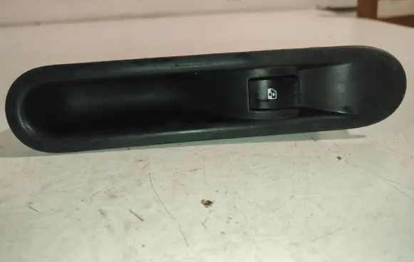 Renault Espace - Grand espace IV Electric window control switch 31144M