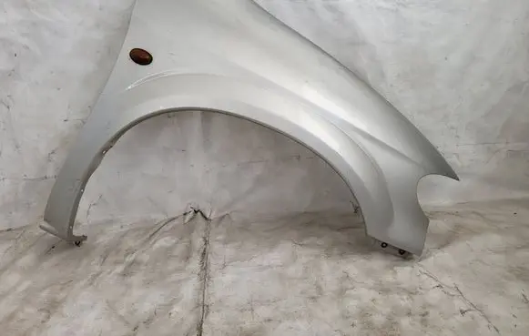 Chrysler Voyager Fender 