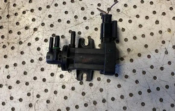 Citroen Berlingo Vacuum valve 9811643880