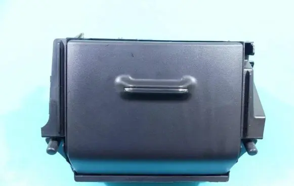 Glove box