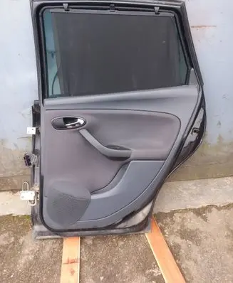 Seat Altea XL Rear door card panel trim 5P8867212 5P8867212A 5p8861337a
