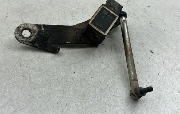Headlight/headlamp level sensor