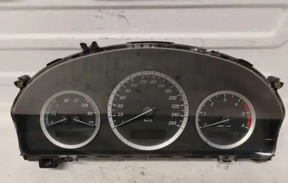 Mercedes-Benz C W204 Speedometer (instrument cluster) A2049003402
