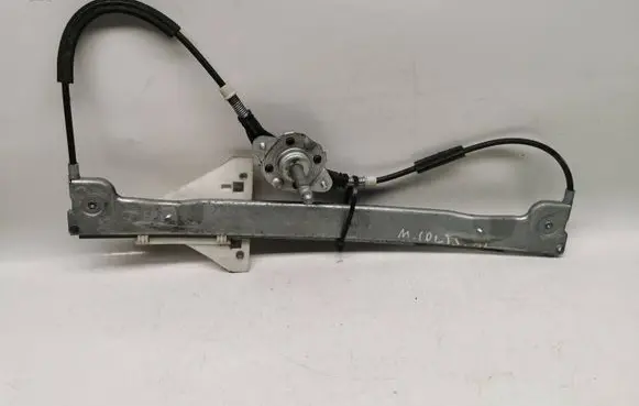 Rear door manual window regulator