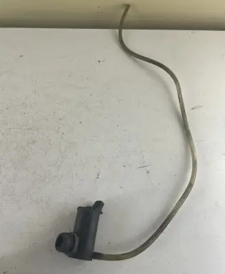 Toyota RAV 4 (XA20) Windscreen/windshield washer pump