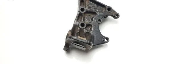 Volkswagen Transporter - Caravelle T4 Power steering pump mounting bracket 074199207B