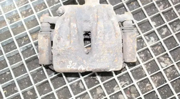 Land Rover Discovery 3 - LR3 Front brake caliper