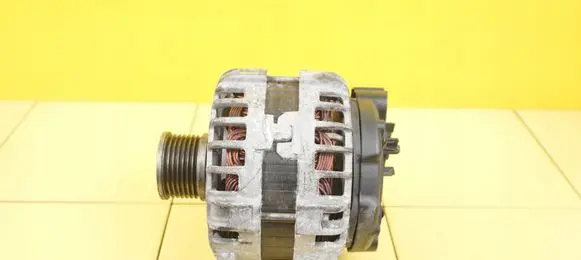 Opel Vivaro Generator/alternator 7535202236 R9M408