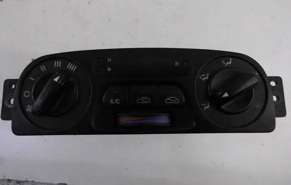 KIA Clarus Air conditioning/heating control unit 0K9A261190
