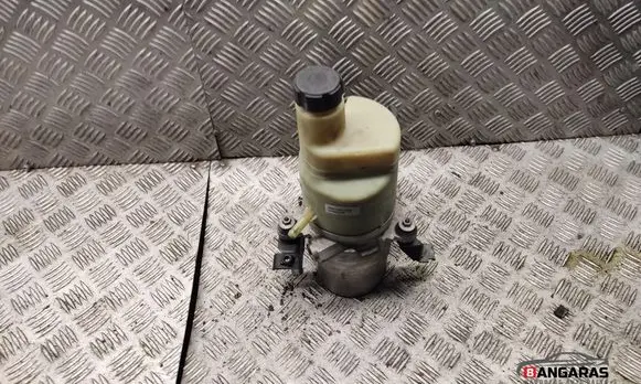 Volvo V50 Power steering pump 31202520