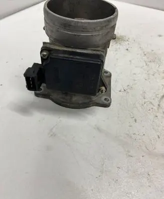 Audi A6 S6 C5 4B Mass air flow meter 037906461B AFH6010A