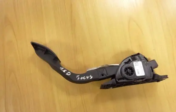 Ford Focus Accelerator throttle pedal BV619F836BB I818