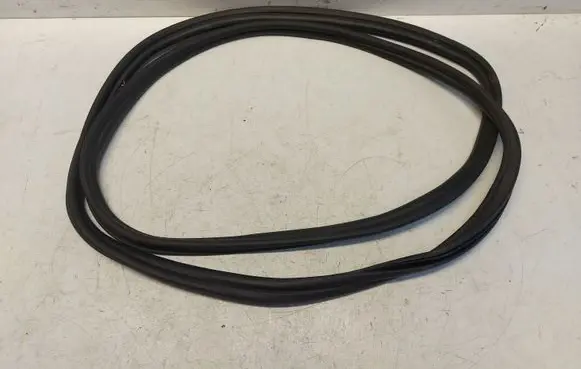 Audi A1 Trunk rubber seal (body) 