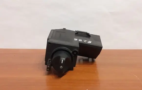 Mercedes-Benz E W210 Light switch 2105451404 6288