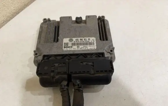 Volkswagen Touran I Engine control unit/module 03G906021MG