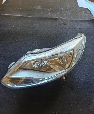 Ford Focus Headlight/headlamp BM5113W030BK